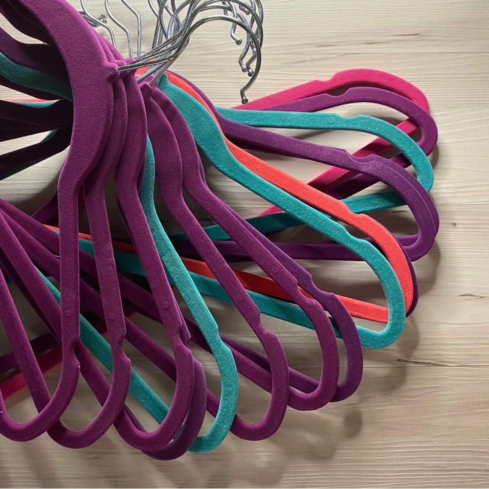 18-pc Bundle of Assorted Color Hangers